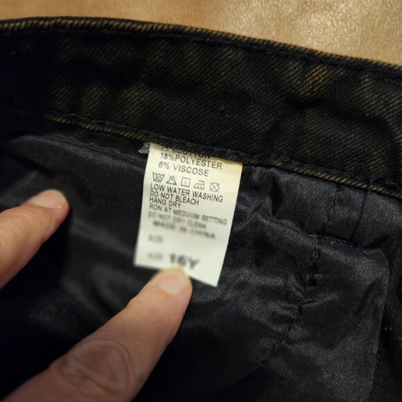 Two pairs of NEW jeans Ripped - Picture 9 of 9